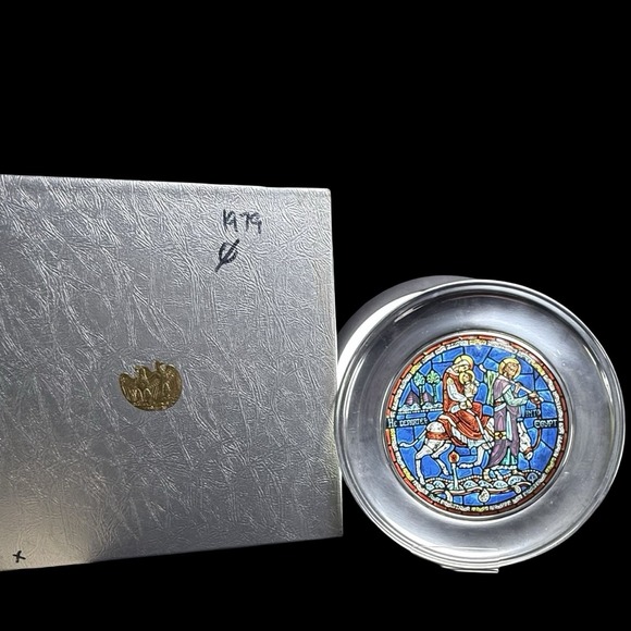 Stained Glass & Pewter Plate He Departed into Egypt" 1979 US Historical Society - Picture 2 of 7
